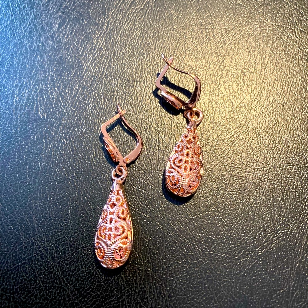 Women’s Rose Gold Earrings